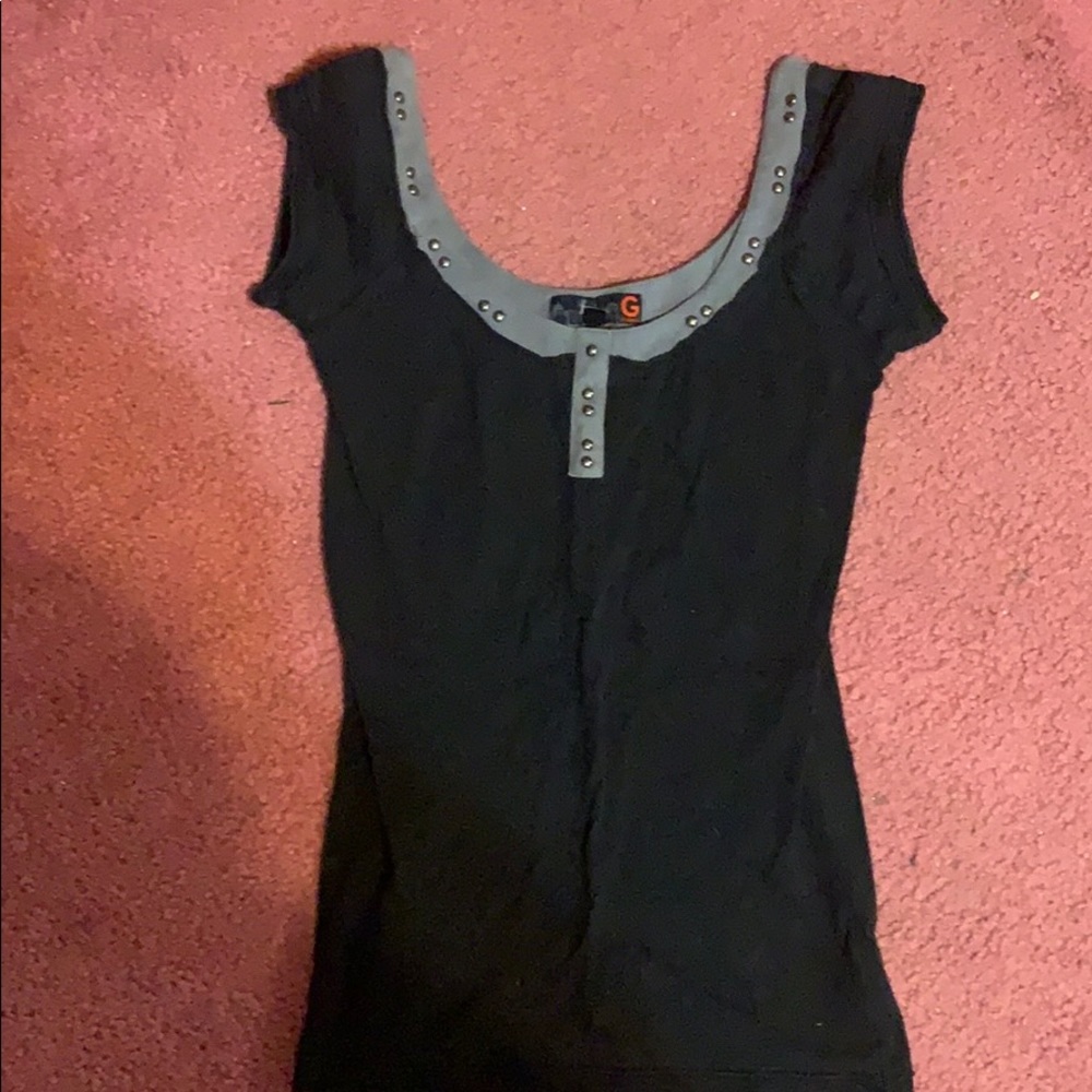 Black shirt